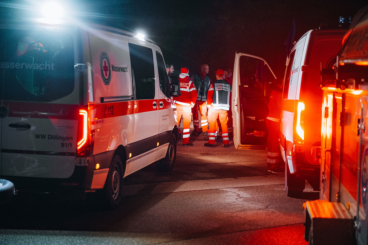 43 BRK-Einsatzkräfte nach rund 20 Stunden Einsatz wieder zurück in ...